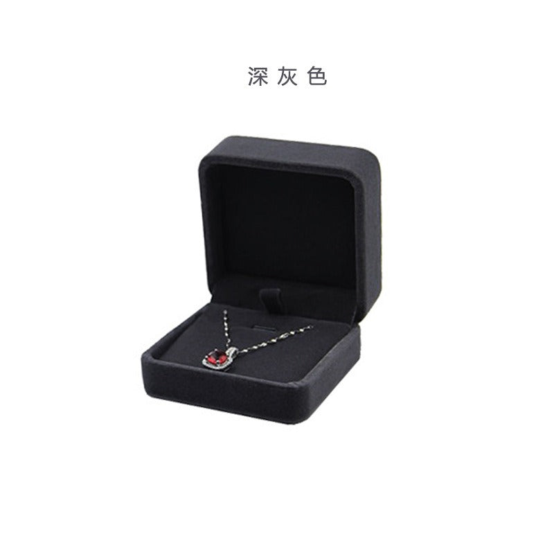 Velvet Jewelry Box – Elegant Packaging & Storage Case for Rings, Earrings & Necklaces