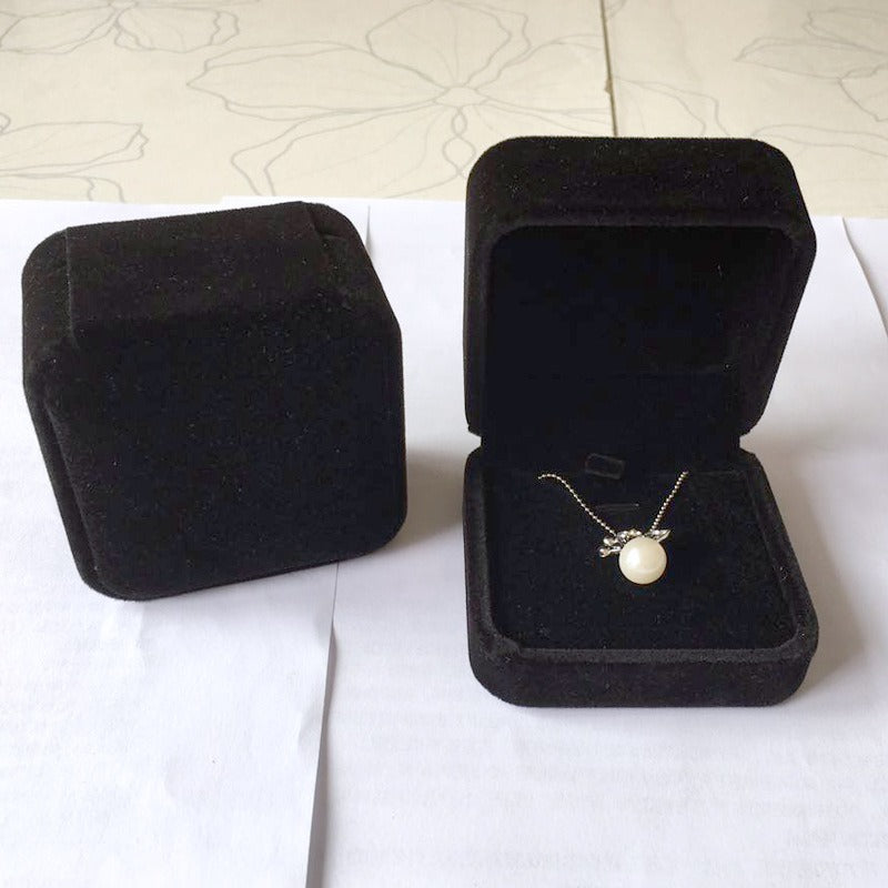 Velvet Jewelry Box – Elegant Packaging & Storage Case for Rings, Earrings & Necklaces