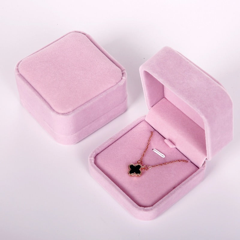 Velvet Jewelry Box – Elegant Packaging & Storage Case for Rings, Earrings & Necklaces
